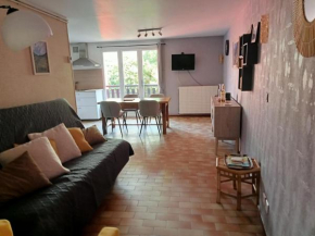 Joli appartement avec balcon, jardin et garage - vue sur montagne